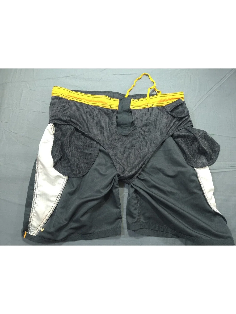 Nike Swim Trunks Board Shorts Mens XL Gray Mesh Lined Beach Travel Drawstring
